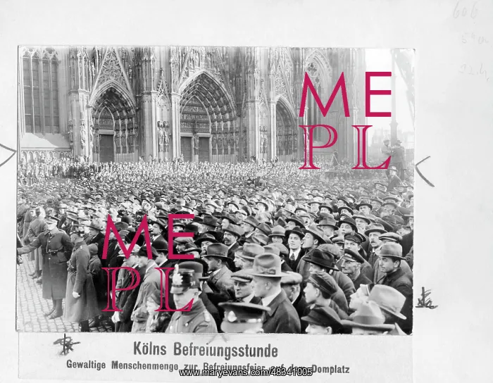 : Cologne celebrating the abolition of the occupation : Cologne celebrating the abolition of the occupation