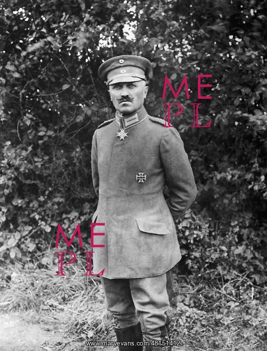 : Colonel General Haack with the Order Pour le Merite, 1918 : Colonel General Haack with the Order Pour le Merite, 1918