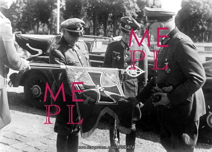 : Colonel General Haase and Sepp Dietrich, WW2 : Colonel General Haase and Sepp Dietrich, WW2