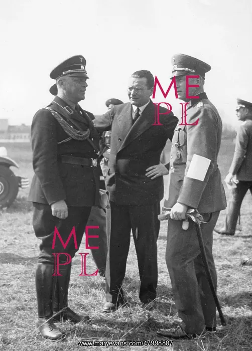 : Colonel Walter von Reichenau (right.), Franz Breithaupt : Colonel Walter von Reichenau (right.), Franz Breithaupt