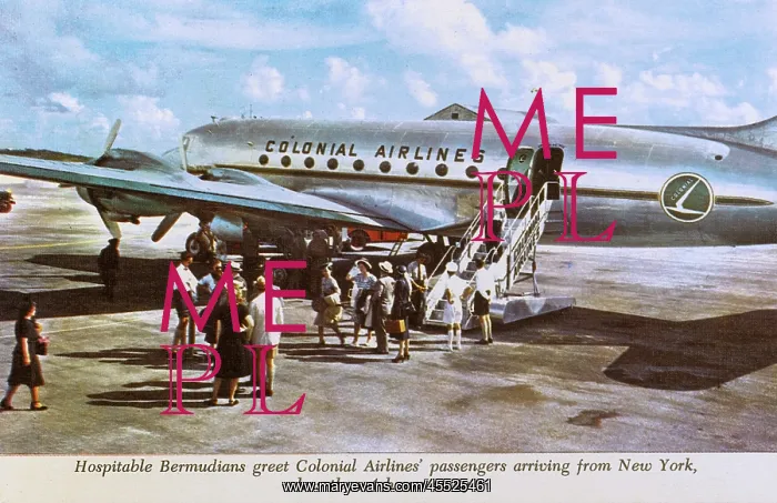 : Colonial Airlines Skycruiser arriving at Bermuda : Colonial Airlines Skycruiser arriving at Bermuda