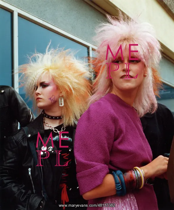 : Two colourful punk girls : Two colourful punk girls