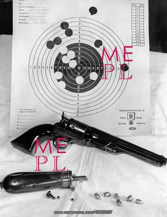 : Colt revolver, 1937 : Colt revolver, 1937