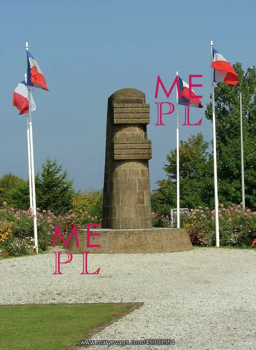 : Com Deb Sig Liberation Memorial, Oistreham : Com Deb Sig Liberation Memorial, Oistreham