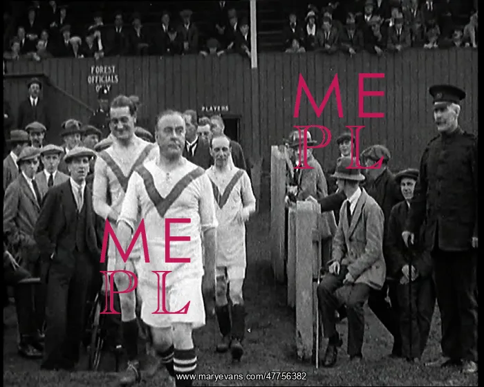 : The Comedian George Robey Running Out Onto : The Comedian George Robey Running Out Onto