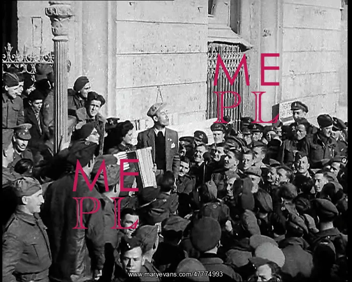 : Comedian Tommy Trinder Entertaining Allied Troops : Comedian Tommy Trinder Entertaining Allied Troops