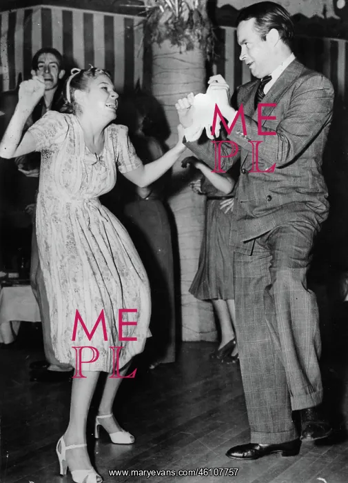 : Comic actress Martha Raye and comedian : Comic actress Martha Raye and comedian