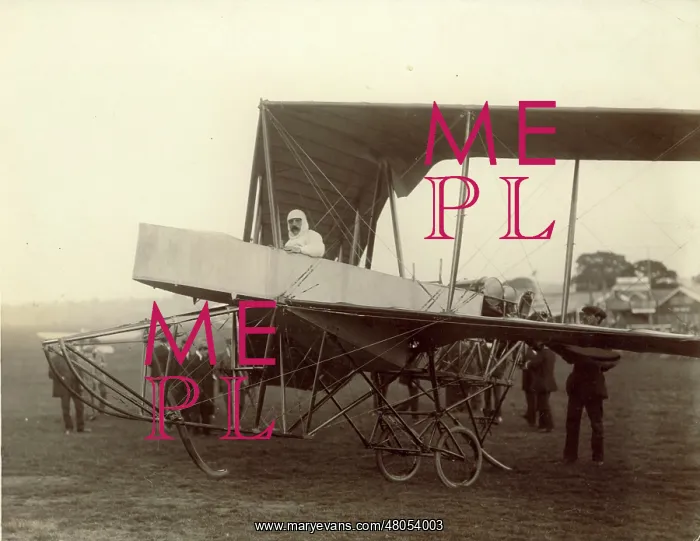 : Commandant Felix aboard the Dunne D8 : Commandant Felix aboard the Dunne D8