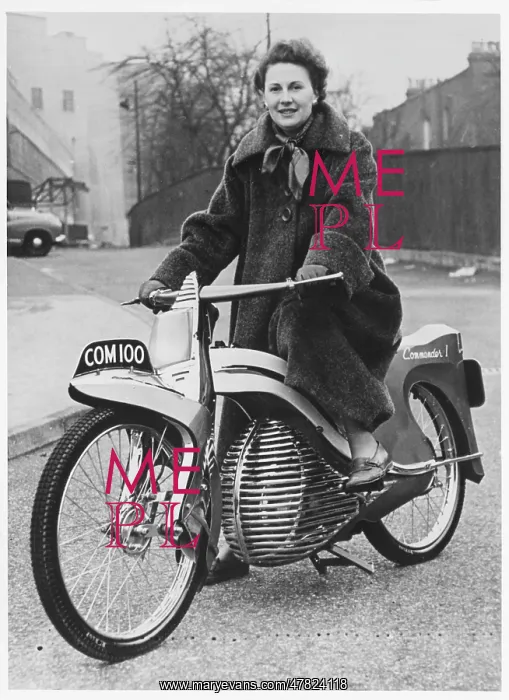 : Commander 100 lightweight two-stroke motorcycle : Commander 100 lightweight two-stroke motorcycle