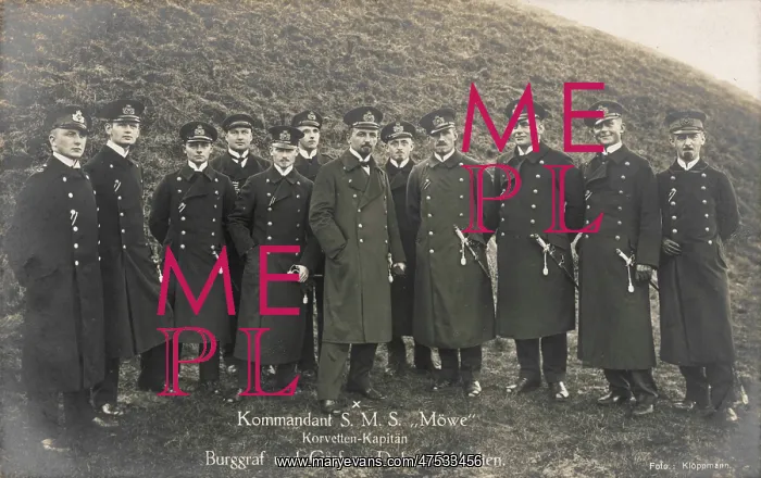  : The commander and crew of the SMS Mowe