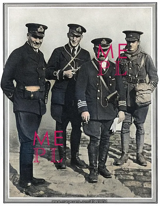 : Commander Samson with other British airmen, WW1 : Commander Samson with other British airmen, WW1