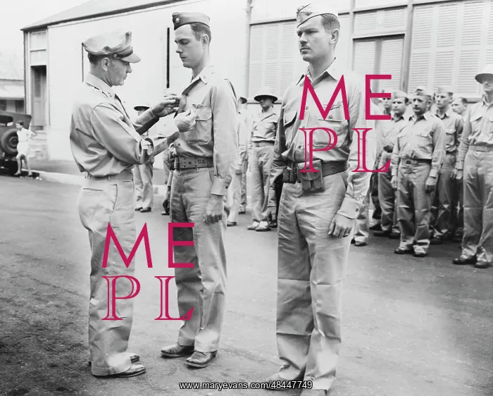  : Commander of the U.S. Army forces pinning