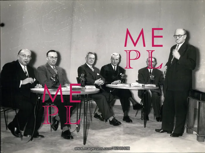  : Commentator - Correspondent - Reporter - TV Host