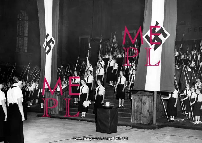: Commitment of BDM leaders at the Pergamon Museum, 1937 : Commitment of BDM leaders at the Pergamon Museum, 1937