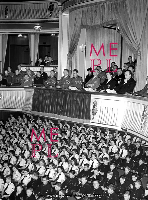 : Commitment of the Youth, celebration in opera house, WW2 : Commitment of the Youth, celebration in opera house, WW2