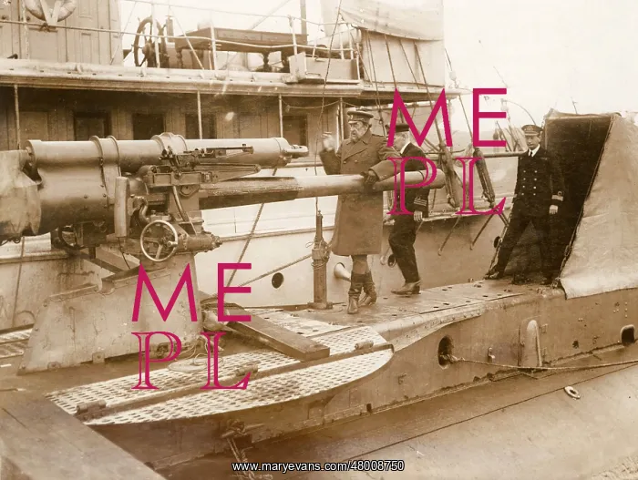 : Commodore Keyes with journalist on submarine, WW1 : Commodore Keyes with journalist on submarine, WW1