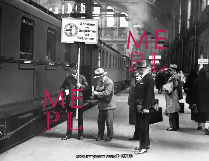 : Communication services at Anhalter train station in Berlin : Communication services at Anhalter train station in Berlin
