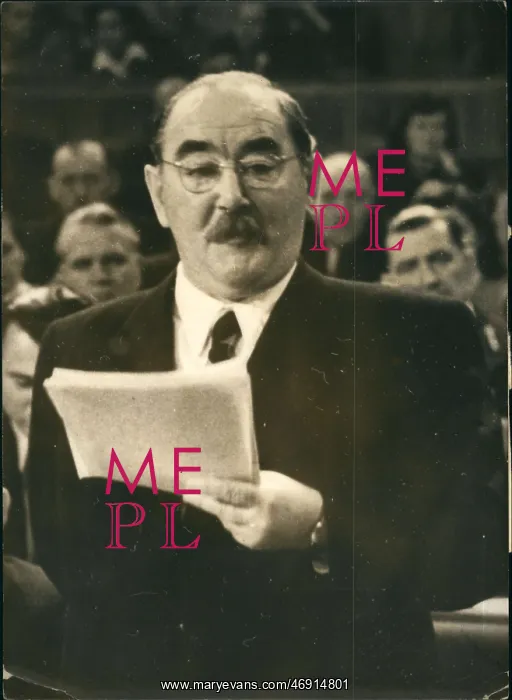 : Communism - Socialism : Communism - Socialism