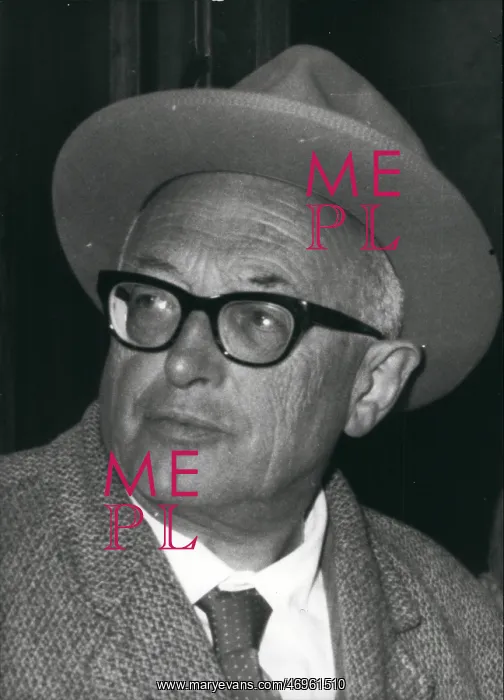 : Communism - Socialism : Communism - Socialism