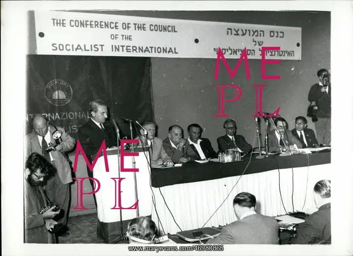 : Communism - Socialism : Communism - Socialism
