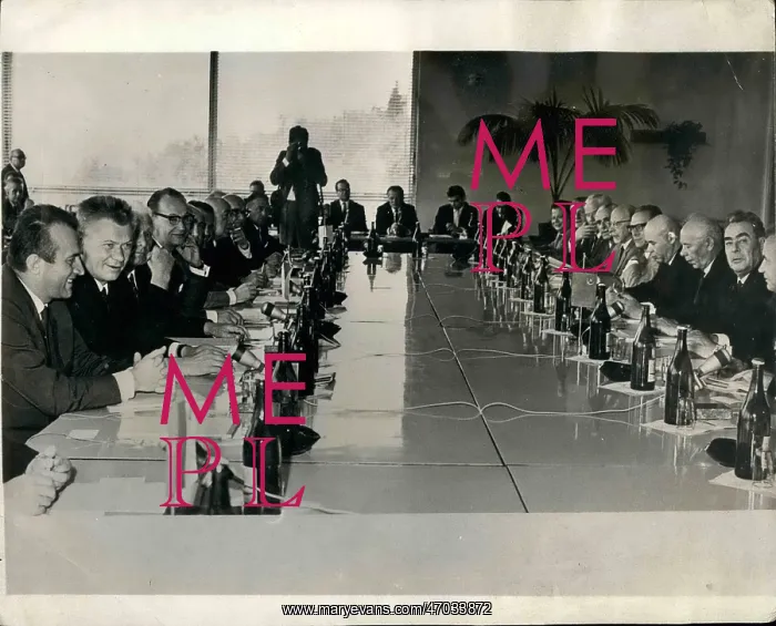 : Communism - Socialism : Communism - Socialism