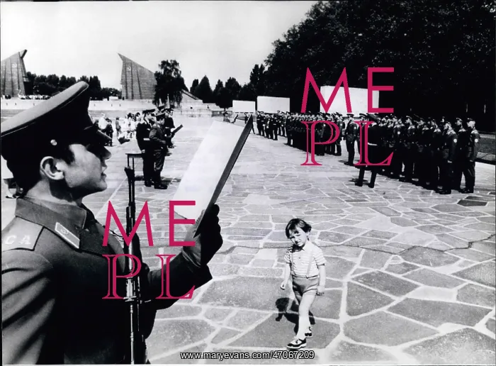 : Communism - Socialism : Communism - Socialism
