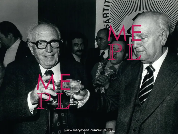 : Communism - Socialism : Communism - Socialism