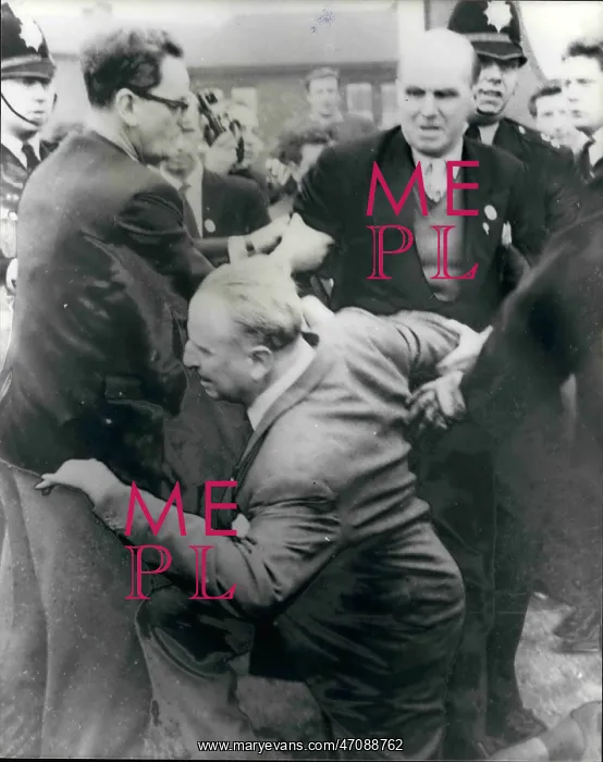 : Communism - Socialism : Communism - Socialism