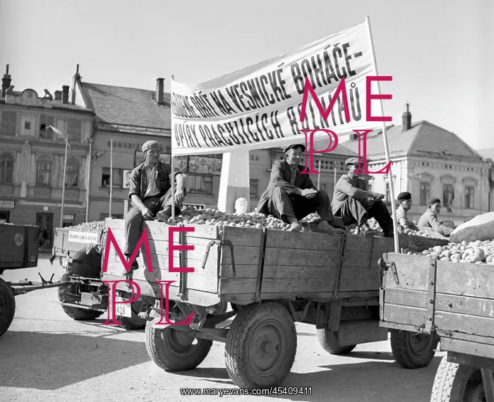 : Communist propaganda : Communist propaganda