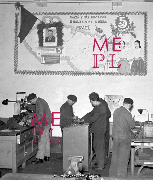 : Communist propaganda - ineffective ecomomic plan : Communist propaganda - ineffective ecomomic plan