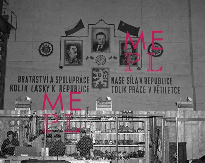 : Communist propaganda - ineffective ecomomic plan : Communist propaganda - ineffective ecomomic plan