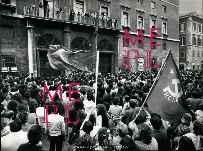 : Communists in Rome, expecting good election results : Communists in Rome, expecting good election results