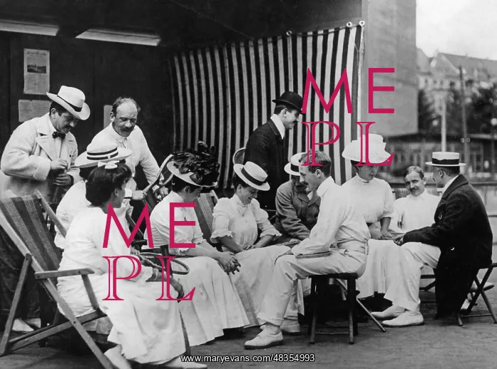 : Company playing tennis, 1907 : Company playing tennis, 1907