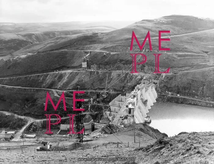 : COMPLETING CLYWEDOG DAM : COMPLETING CLYWEDOG DAM
