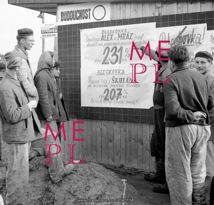 : Complimenting workers : Complimenting workers