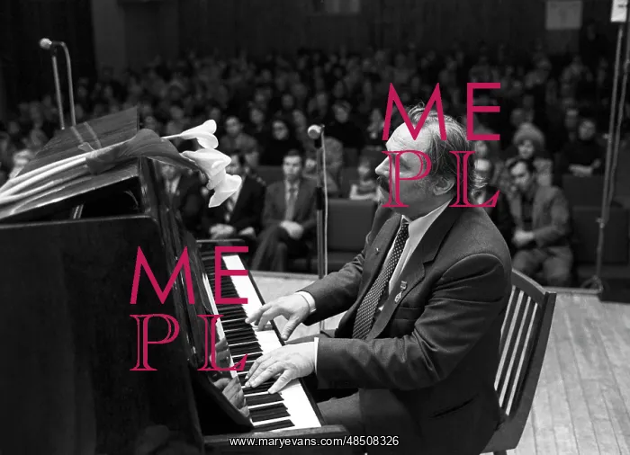 : Composer Valentin Levashov, 1983 : Composer Valentin Levashov, 1983