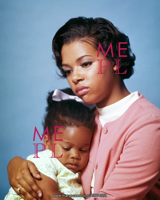 : Concerned African-American Mother Serious Expression : Concerned African-American Mother Serious Expression