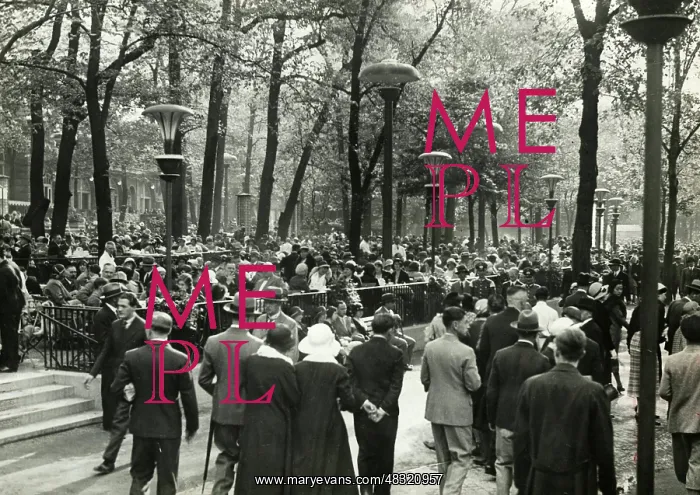 : Concert at the Berlin Zoo, 1926 : Concert at the Berlin Zoo, 1926