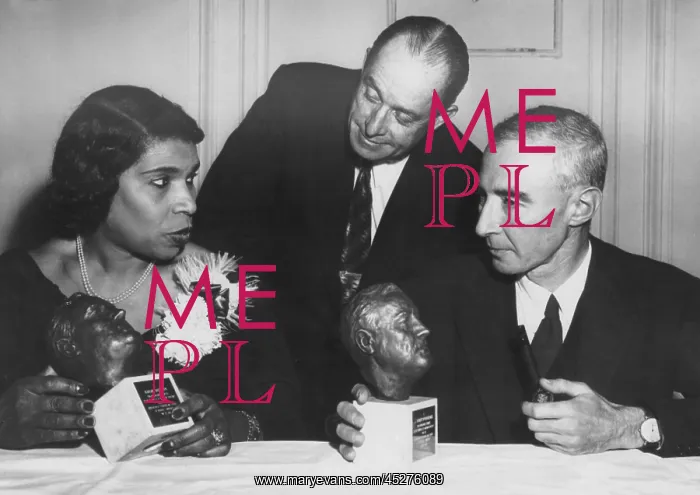 : Concert singer Marian Anderson and physicist Dr : Concert singer Marian Anderson and physicist Dr