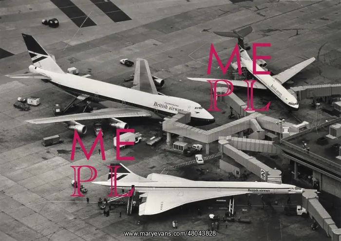 : Concorde G-BOAA a Boeing 747 and a VC10 : Concorde G-BOAA a Boeing 747 and a VC10