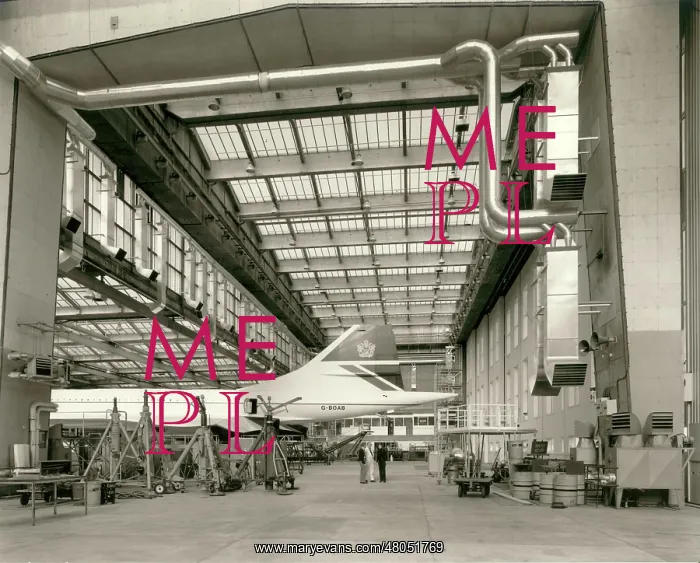  : The Concorde Hangar at Heathrow Airport