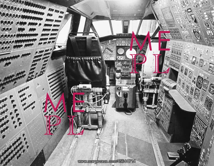 : CONCORDE'S COCKPIT : CONCORDE'S COCKPIT