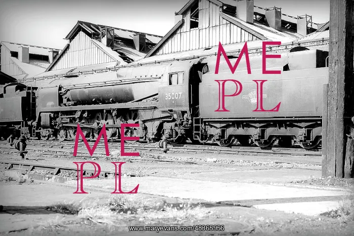  : Condemned steam engine at Nine Elms Loco Yard