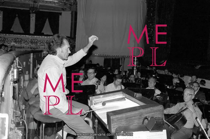 : Conductor Algis Ziuraitis, 1986 : Conductor Algis Ziuraitis, 1986