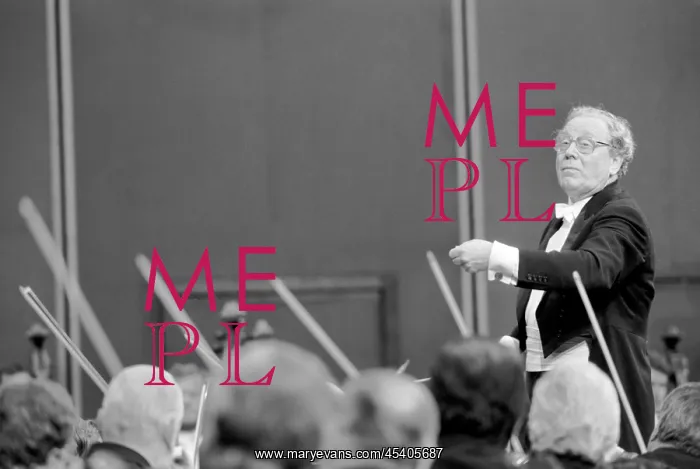 : Conductor Charles Mackerras - Czech Philharmonic Orchestra : Conductor Charles Mackerras - Czech Philharmonic Orchestra