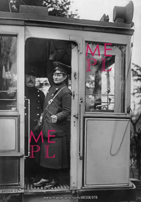 : Conductor in the Woltersdorf tram, 1932 : Conductor in the Woltersdorf tram, 1932