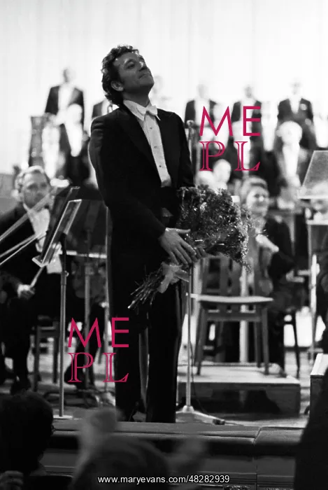 : Conductor Yuri Temirkanov, 1982 : Conductor Yuri Temirkanov, 1982