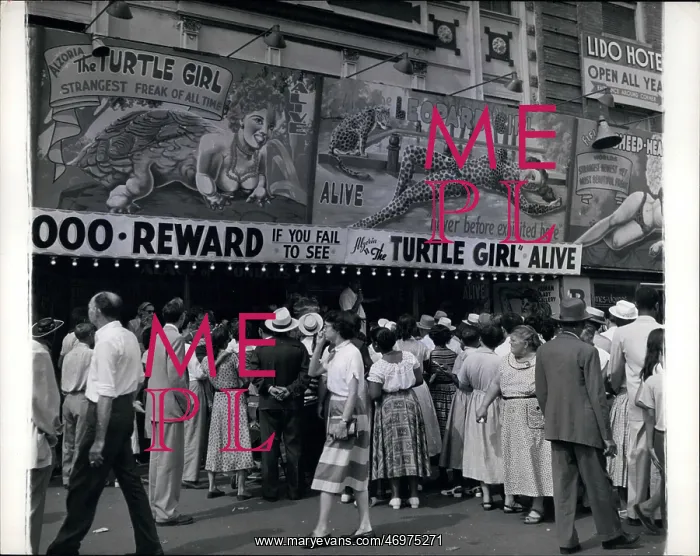 : Coney Island Freak Shows Draw a Crowd : Coney Island Freak Shows Draw a Crowd