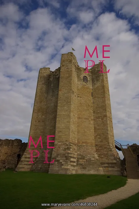 : Conisbrough Castle, near Doncaster, South Yorkshire : Conisbrough Castle, near Doncaster, South Yorkshire