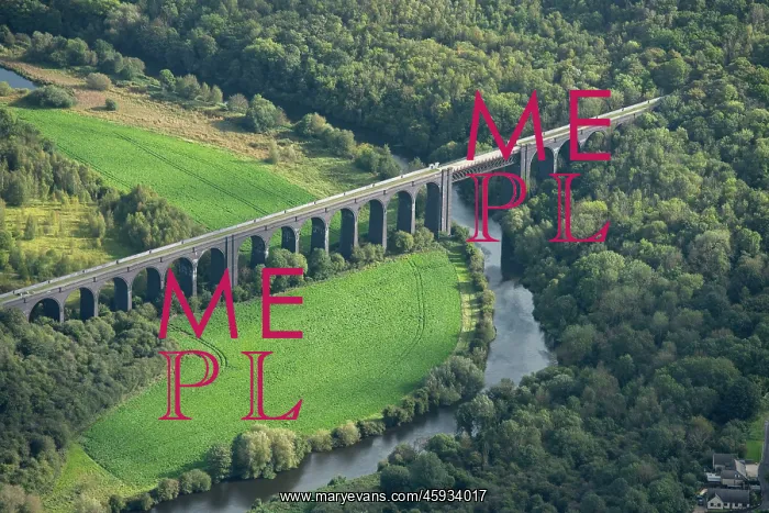 : Conisbrough Viaduct, Dearne Valley Railway, Doncaster : Conisbrough Viaduct, Dearne Valley Railway, Doncaster